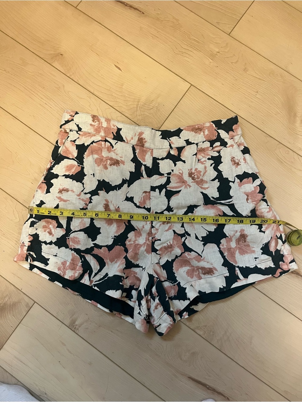 Abercrombie Floral Shorts - Picture 4 of 8